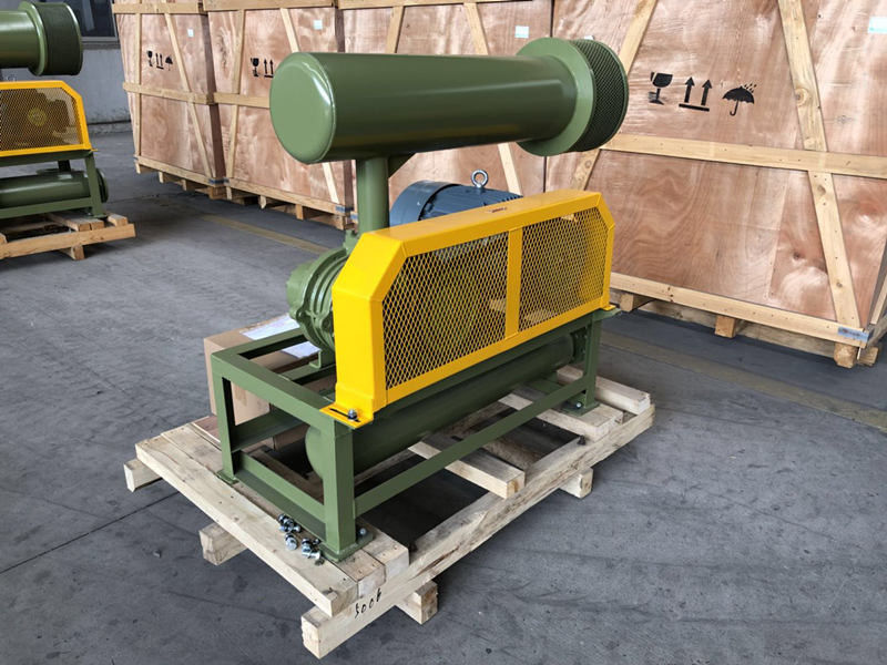 Ventilador de las raíces de los lóbulos del tipo tres de 1.5KW-15KW BK del verde caqui con el consumo de energía económico de poco ruido