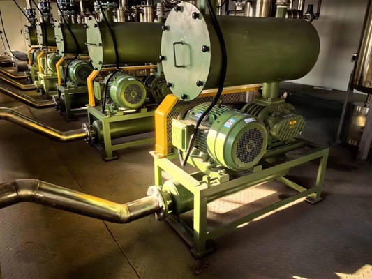 18.5KW 0.04Mpa Soplador de tres raíces de lóbulos Aplicación para la transferencia neumática de polvos, granos, etc.